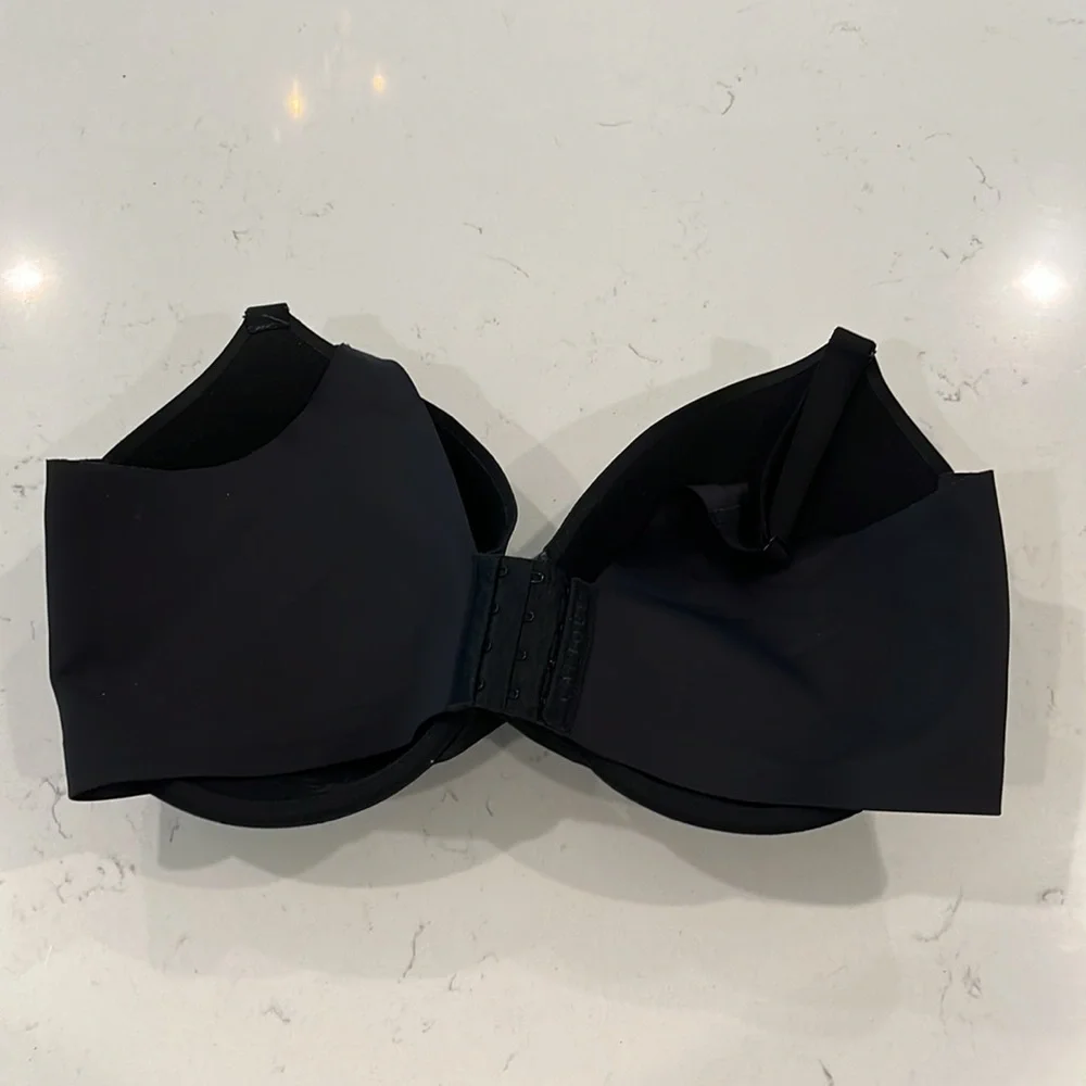 Cacique Bra‎ Size: 42G Color: Black Lightly Lined Full Coverage Color : Black